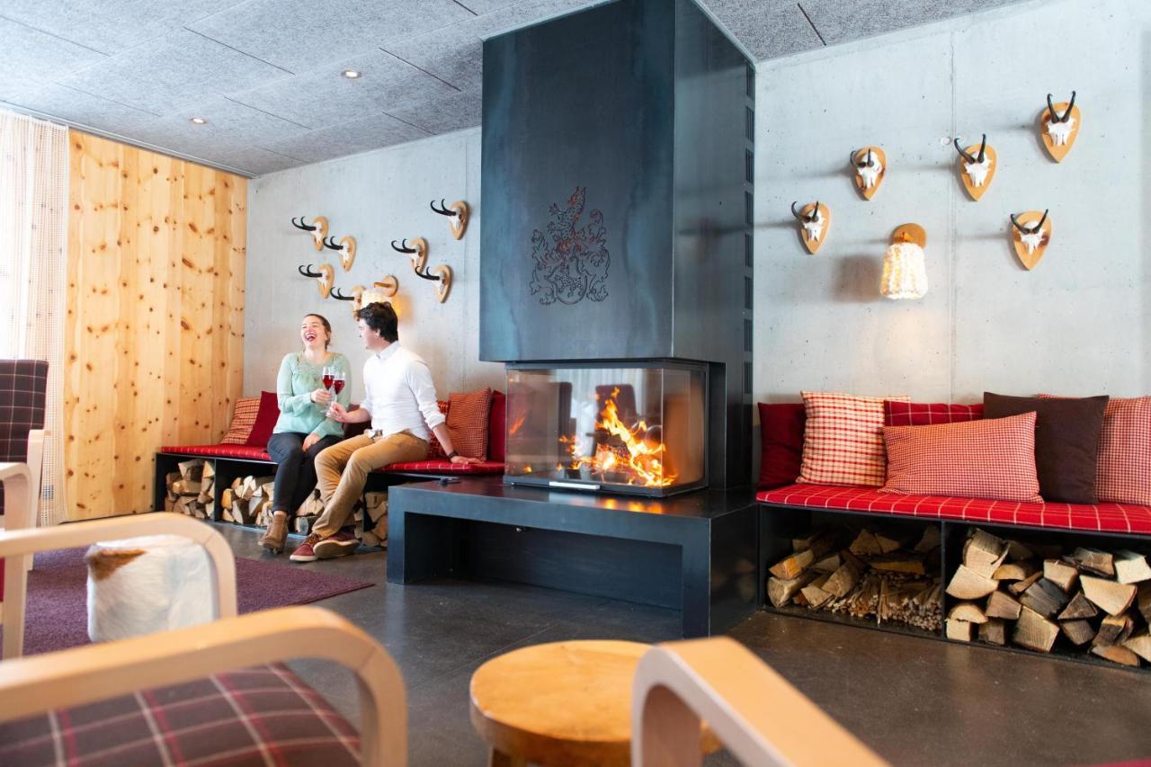 Berghotel Mettmen Schwanden  ภายนอก รูปภาพ